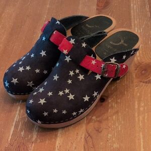 Starry Women's Mules with Red and White Stars